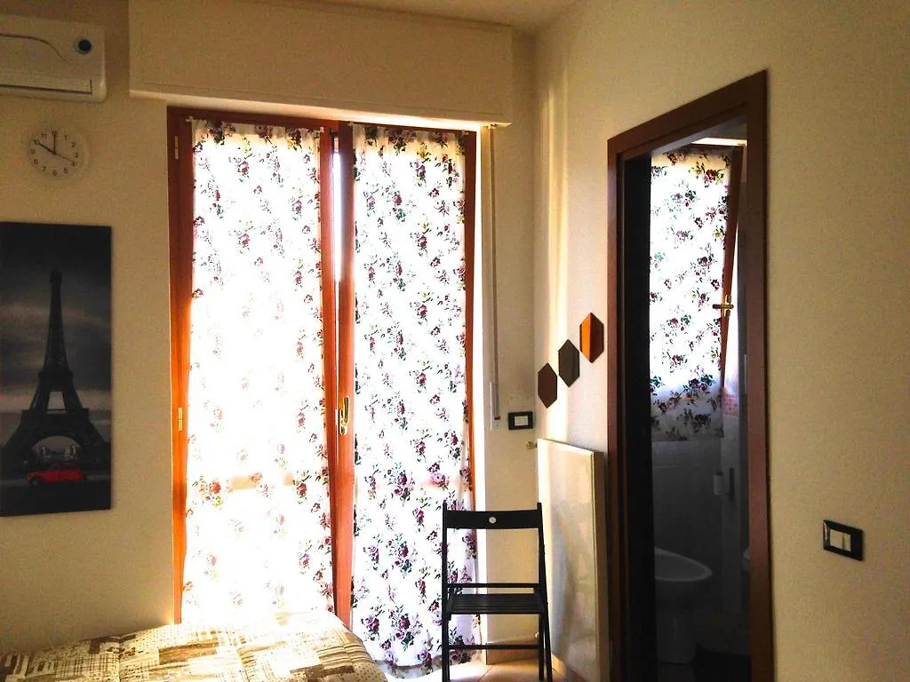 Top Suit Centro - Guest House Brugherio Italy